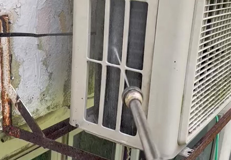 gambar-servis-aircond-rumah-servis-kimia-imza-global-solution-temp